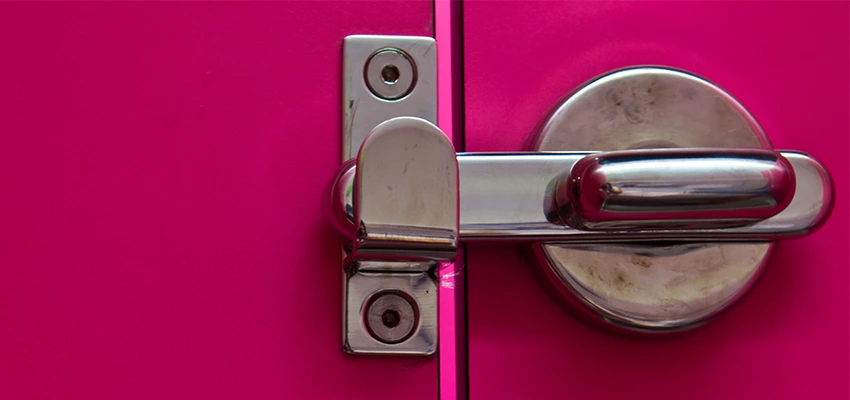 Childproof Gate Lock in Garnet, California