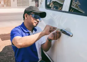 Car Locksmith in Garnet, CA